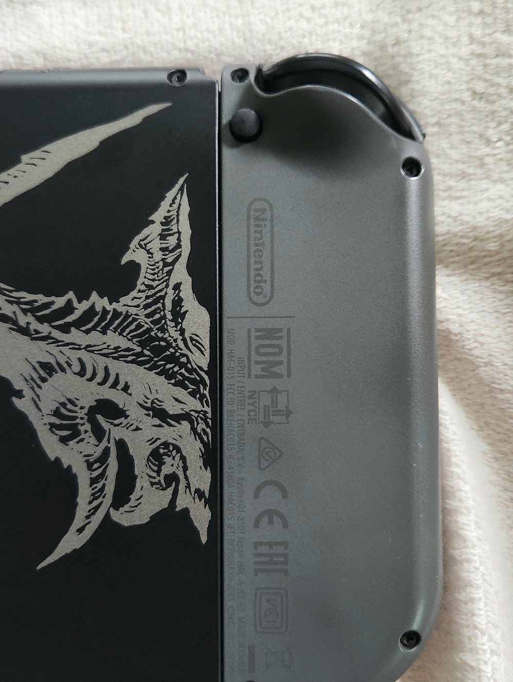 Nintendo Switch Console - Diablo III Edition (Previous Model) - Picture 12 of 16
